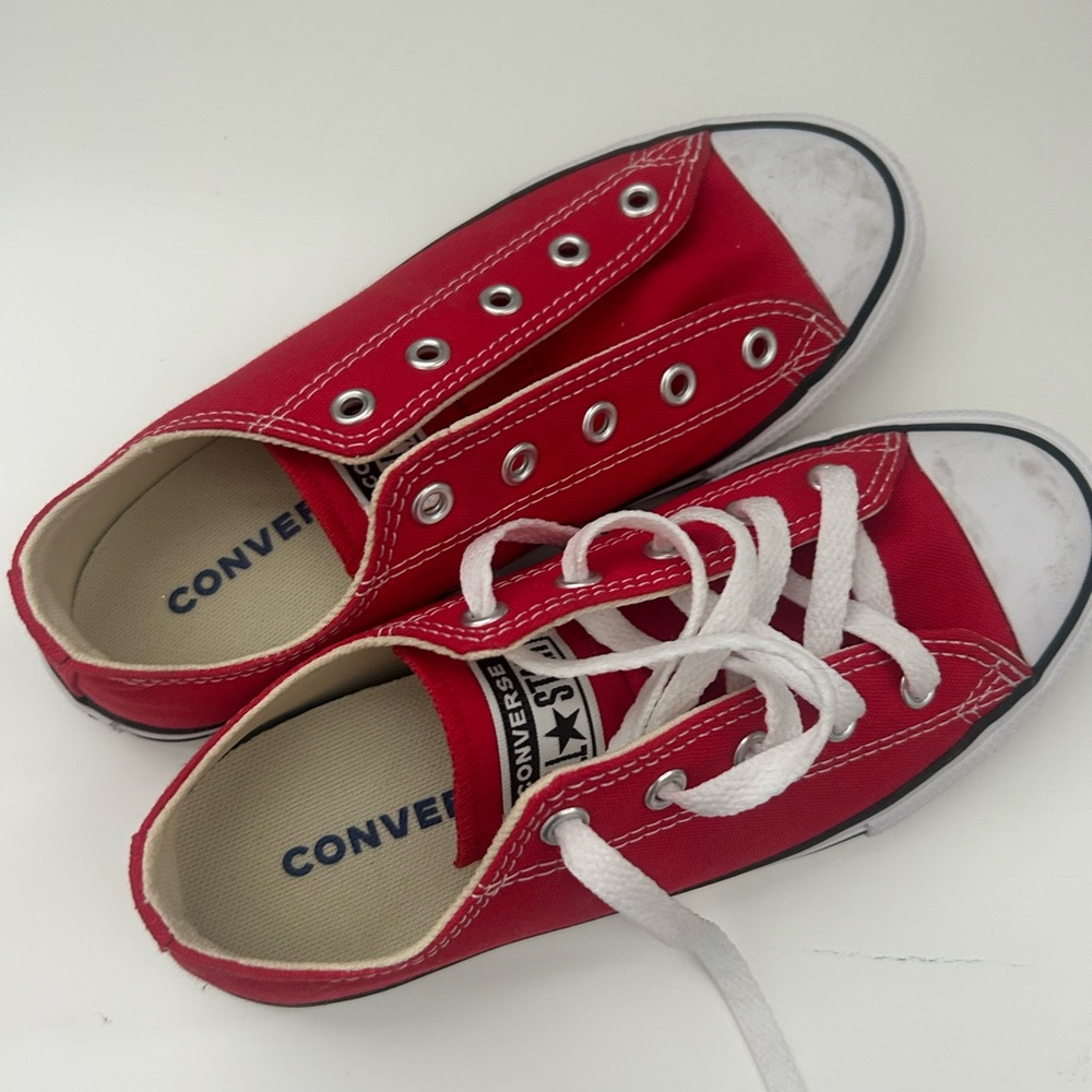 Converse Low Top Sneakers in Red and White